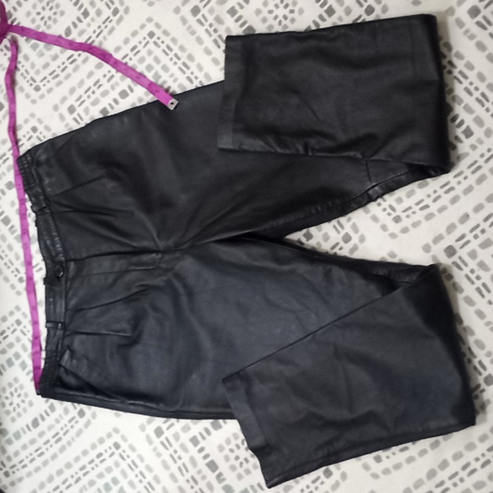 Womans Raiment Fashions New York Geniun Leather pants sz.M